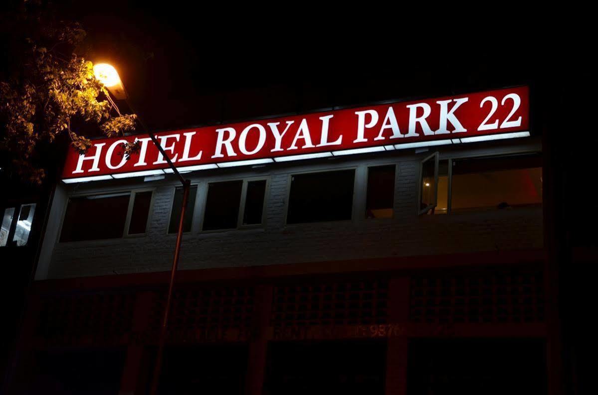 Hotel Royal Park 22 Chandīgarh Exterior foto